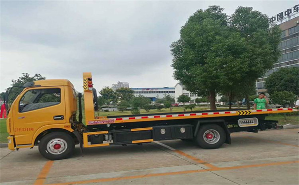 楚雄定远24小时拖车救援电话号码，定远道路救援公司怎么收费的